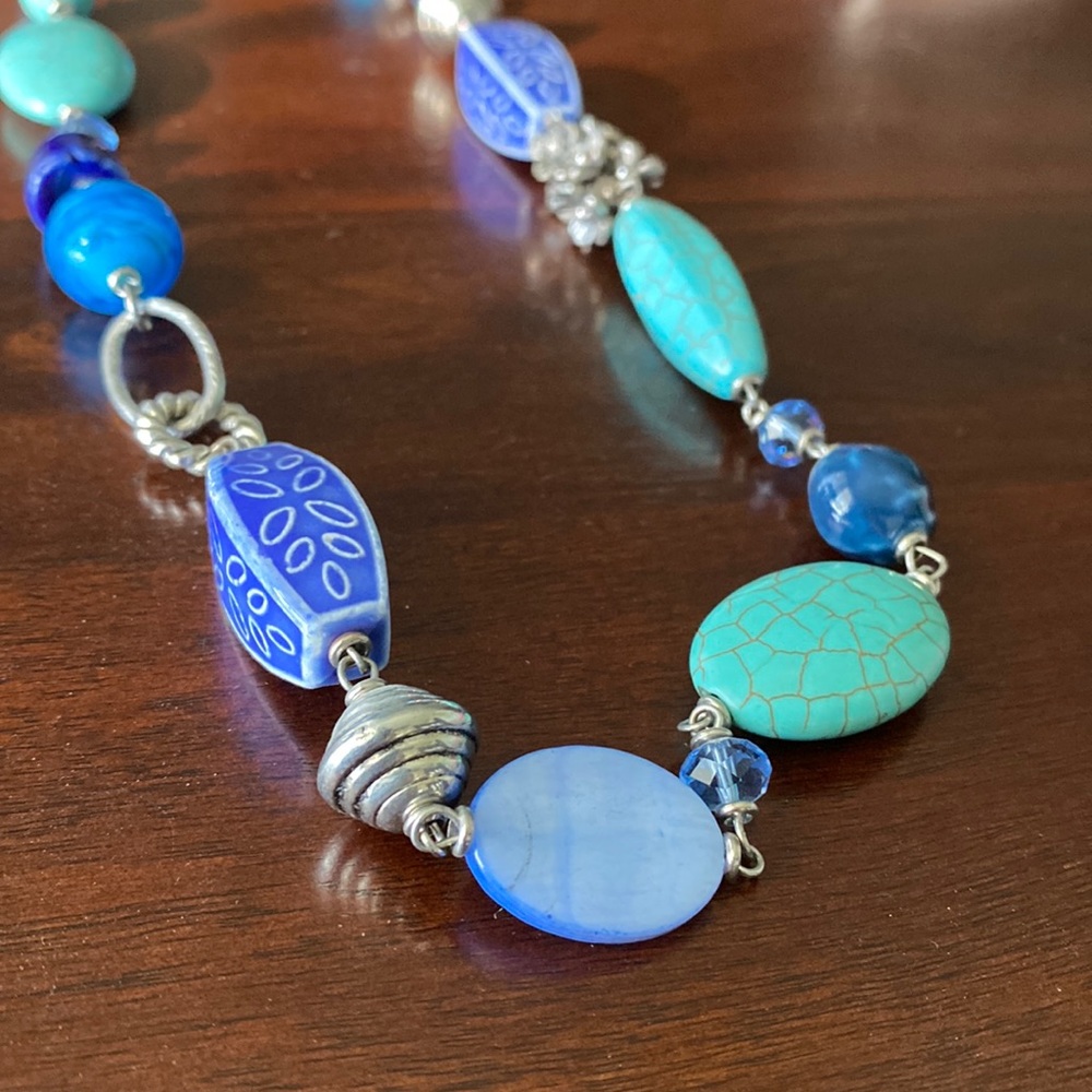 Premier designs multi blue/green colored necklace